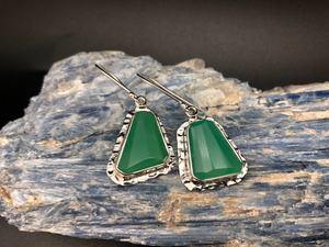 Pendientes de Calcedonia Verde, Plata de Ley 925 Martillada, Chapados en Oro, Hechos a Mano, Joyería de Piedras Preciosas Naturales, Regalo para Mujer - Product Image 3