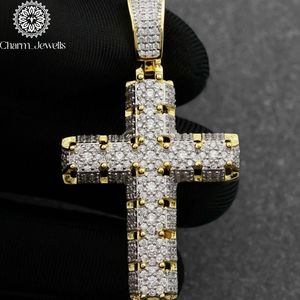 จี้เพชรฮิปฮอป Charm Jewells ประดับมอสซาไนต์ เงินแท้ 925 ชุบทอง 18K ไข่มุกน้ำจืด ประดับเพชรแบบไมโครเพฟ รับรองโดย IGI เหมาะสำหรับทุกเพศทุกวัย สวมใส่ได้ทุกวัน - Product Image 2