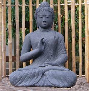 Estatua de Diosa Asiática Hecha a Mano en Piedra para Decoración de Templos - Product Image 2