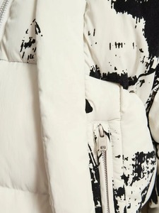 เสื้อแจ็คเก็ตพัฟเฟอร์แบบยูนิเซ็กซ์สำหรับฤดูหนาว ออกแบบเองได้ ไซส์ใหญ่ กันน้ำ ระบายอากาศได้ดี ใส่ได้สองด้าน เป็นมิตรกับสิ่งแวดล้อม ทันสมัย สไตล์บับเบิ้ล - Product Image 6