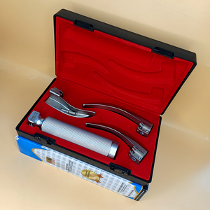 ชุดเครื่องมือตรวจกล่องเสียงแบบไฟเบอร์ออปติก Lapa Laryngoscope Standard Macintosh 3 ใบมีด 1-2-3 สำหรับผู้ใหญ่ พร้อมด้ามจับมาตรฐาน บรรจุในกล่องพลาสติกใส คุณภาพมาตรฐาน CE Class I - Product Image 3
