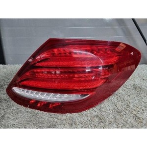 ไฟท้ายด้านในขวา E-class มือสอง ของแท้ OEM A2139067800 - Product Image 1