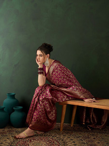 Sari indien ethnique traditionnel en soie artificielle marron à double bordure, avec brocart floral doré, séchage rapide, longueur au sol, pour mariage, pour femme - Product Image 5