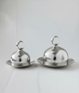 ฐานวางเค้กโลหะลายตอกแบบหรูหรา พร้อมฝาปิด หูจับรูปพระจันทร์เสี้ยว สำหรับจัดแสดงขนมหวาน งานแต่งงาน - Product Image 1