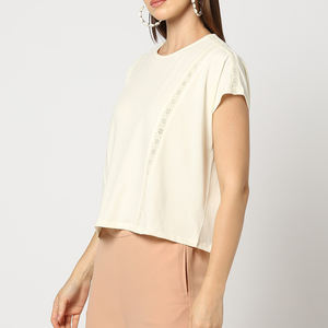 T-shirts brodés pour femmes, fabricant OEM, t-shirt en coton de qualité supérieure avec broderie cousue pour les marques de mode et les commandes en gros - Product Image 2