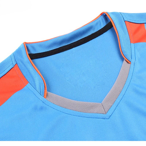 Conjunto de camisetas de fútbol personalizadas de alta calidad, de secado rápido, con estampado en malla, 100% algodón, para hombre, de corte holgado. - Product Image 4