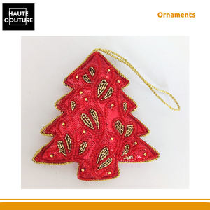 Oferta Increíble en Adornos Navideños Rojos Bordados a Mano con Cuentas de Primera Calidad - Adornos Colgantes Festivos para Decoración del Hogar desde India - Product Image 6