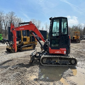 Mini-excavatrice compacte Kubota U48 5, 4,8 tonnes, moteur diesel, 40,4 CV, système hydraulique avancé, rotation zéro, prête pour le chantier - Product Image 1