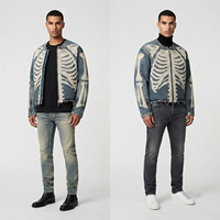 Veste en jean vintage délavée personnalisée avec imprimé graphique intégral, fermeture éclair, style streetwear décontracté, pour un confort unisexe.