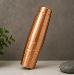 Bouteille de voyage portable en cuivre pur gaufré à anneaux linéaires Heritage – Design traditionnel - Product Image 3