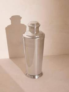 Coctelera Profesional de Metal para Bar con Cuerpo de Acero Inoxidable Resistente, Perfecta para Mezclar y Enfriar Cócteles - Product Image 4