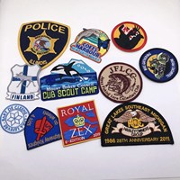 Patch thermocollant en PVC écologique à sequins, motif tête de taureau, forme irrégulière, design rouge, or et blanc, pour vêtements