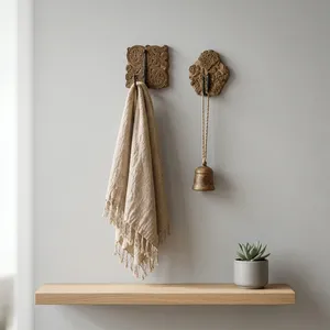 Porte-clés mural vintage en bois à motif floral imprimé au tampon, décoration murale pour ferme, maison ou bureau - Product Image 4