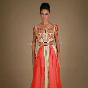 Sans manche Caftan long avec collier de perles attaché sur la manche avec dentelle et broderie - Product Image 1