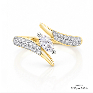 Bague en or jaune 14 carats sertie de diamants de laboratoire taille émeraude pour les soirées, diamants de laboratoire certifiés IGI, luxe - Product Image 1