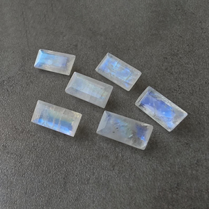 มูนสโตนสีรุ้งธรรมชาติทรงสี่เหลี่ยมผืนผ้าขนาดใหญ่เจียระไนอย่างประณีต เหมาะสำหรับทำเครื่องประดับ - Product Image 1