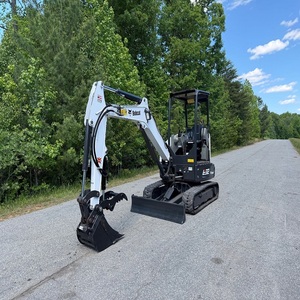 Mini-excavatrice Bobcat de classe cinq tonnes, machine sur chenilles avec commande hydraulique avancée et une efficacité élevée. - Product Image 4