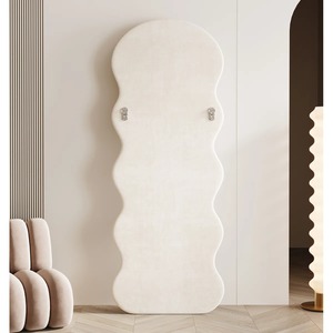 Espejo Decorativo Moderno y Elegante para Comprobar Ropa, Creación de Contenido y Esquina de Fotografía, Venta al por Mayor desde India - Product Image 6