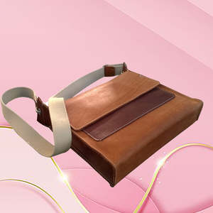 Bolso de Hombro Pequeño Tipo Barril, de Cuero, Cilíndrico, Redondo, Hecho en Pakistán - Product Image 6