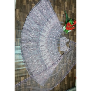 Hermoso Lehenga Choli con Lentejuelas y Pedrería para Fiesta, Hecho de Poliéster - Product Image 1