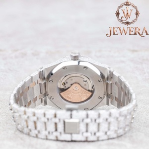 Reloj de Acero Inoxidable Plateado de la Mejor Calidad con Diamantes Mossinate, Reloj Impresionante para Hombres y Mujeres con un Atractivo Clásico - Product Image 2