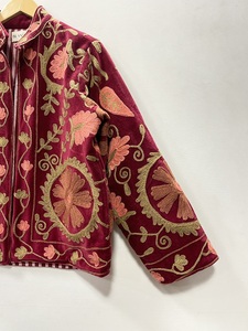 Chaqueta Bomber de Terciopelo Bordada con Flores, Cuello Alto, Manga Larga, Suave, Cálida, Hecha a Mano, Cierre Abierto, Estilo Elegante - Product Image 2