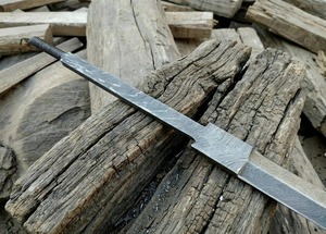 Espada Vikinga de Acero de Damasco Hecha a Mano, Hoja Completa sin Acabado para Fabricación de Espadas, Hoja de 32 Pulgadas con Funda de Cuero - Product Image 6