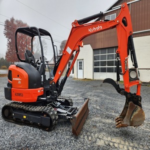 Miniexcavadora Kubota KX033 4, la más vendida, con motor diésel, compacta, con sistema hidráulico auxiliar y opción de cabina, para obras de construcción. - Product Image 5