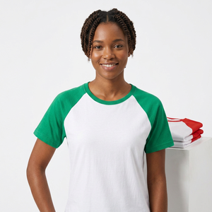T-shirt à manches raglan pour homme, blanc avec bordure contrastée verte et rouge, coupe classique, col rond, décontracté, couleur unie, jersey tricoté, 100% coton - Product Image 5