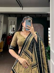 Ensemble Lehenga Kalamkari de créateur avec bordure en dentelle et dupatta à pompons - Product Image 4