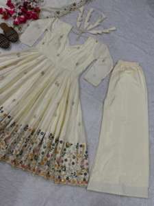 Hoy presentamos el nuevo vestido Anarkali de diseñador, de 3 piezas, en seda crepé natural pesada con lentejuelas y bordados elaborados. - Product Image 5