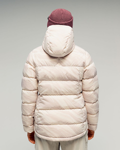 Chaqueta de invierno acolchada personalizada para mujer, ropa informal premium para exteriores, a prueba de viento, con cierre de cremallera y bolsillos laterales. - Product Image 2