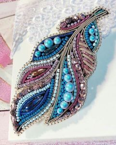 Broche de Lujo Hecho a Mano con Bordado, Cuentas, Lentejuelas, Perlas y Cristales, Broche de Diseño con Bordado a Mano - Product Image 5