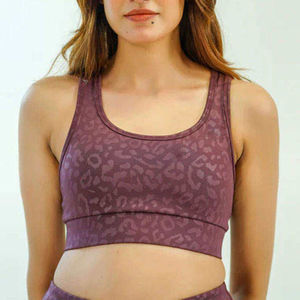 Conjunto Deportivo de Dos Piezas sin Mangas para Yoga, Shorts y Top con Logotipo Frontal, Ropa Deportiva para Mujer, para Yoga, Fitness y Gimnasio - Product Image 3