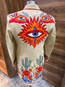Traje Occidental Crema para Hombre con Bordado Floral y Diseño de Cactus – Conjunto de Blazer y Pantalón Estilo Vaquero para Boda - Product Image 5
