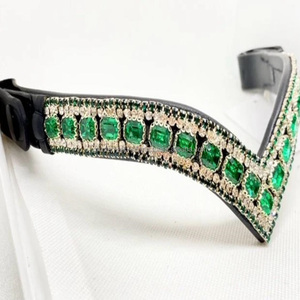 Diseño personalizado de cristales verdes decorativos de cuero genuino en forma de V acolchada banda para la frente de carreras de caballos para brida - Product Image 3