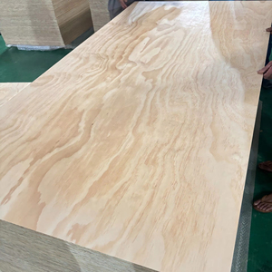 Contreplaqué de pin certifié C.E C.O, 9-12-15-18 mm, E0 Formaldehyde, E1 Première Classe, Grade A2, pour la construction de meubles, utilisation intérieure - Product Image 1