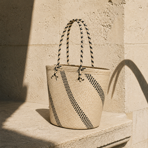 Bolso Tote de Paja Moderno y Ecológico, Bordado con Patrón a Cuadros Negros Diagonales, Estilo Bohemio, Abierto por Arriba, Bolso de Playa para Verano, Estilo Bali - Product Image 1