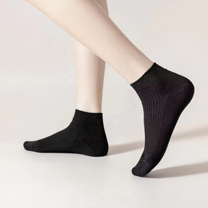 Wholesale Winter Ankle Tape Design Soccer & Basketball <b>Grip</b> Sports <b>Socks</b> <b>Custom</b> Sweat-absorbing Breathable Eco-Friendly Unisex - Product Image 3