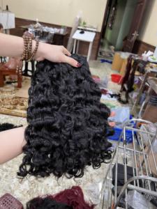 Extensions de cheveux humains vietnamiens bouclés les plus populaires pour tressage, prix de gros - Product Image 2