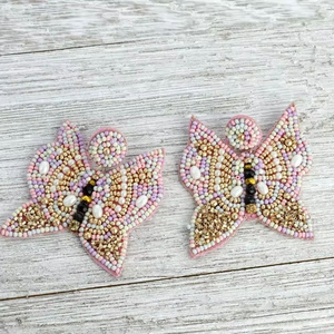 Elegantes Pendientes Colgantes Ligeros de Lino con Bordado de Cuentas de Algodón Estilo Budista, Accesorio de Moda Personalizable por MULTI CRAFT - Product Image 1