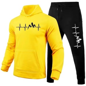 Ensemble survêtement décontracté pour homme : sweat à capuche bordeaux et pantalon de jogging noir, imprimé Cœur de Montagne, longueur intégrale, en coton respirant - Product Image 3