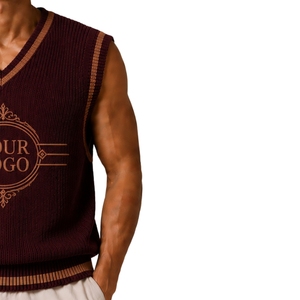 Chaleco de Punto para Hombre, Color Borgoña con Rayas en Contraste Camel, Cuello en V, Sin Mangas, Personalizable con Logotipo, Lana Acrílica, Venta al Por Mayor - Product Image 4