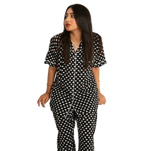 Ensemble de pyjama en satin noir et blanc à imprimé cœur pour femmes, chemise à manches courtes boutonnée, pantalon assorti, vêtements de nuit doux et confortables, OEM - Product Image 2