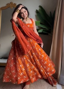 Robe de soirée longue élégante pour femmes, style Anarkali, robe de mariage indienne et pakistanaise, robe à manches longues. - Product Image 5