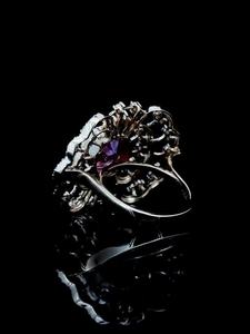 Anillo de compromiso de lujo chapado en oro rosa de 9K con perla y diamante floral rosa de laboratorio, diseño de halo, moderno y llamativo. - Product Image 2