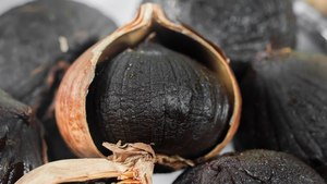 Ail noir frais biologique 100% naturel, faible en calories, sain, agriculture biologique - Product Image 3