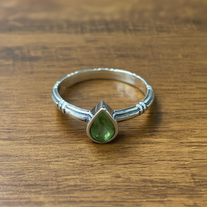 Bague en péridot fin de 1,8 grammes - Product Image 3