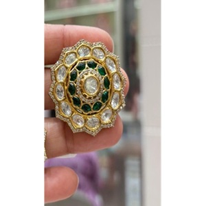Pendientes de tuerca de moissanita chapados en oro de latón de excelente calidad, deslumbrantes y a la moda, para mujer y niña, ideales para bodas y fiestas. - Product Image 3