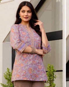 Kurtis courts pour femmes en coton imprimé floral, vêtements décontractés traditionnels, coupe régulière, toutes saisons, style Inde Pakistan, tunique - Product Image 1